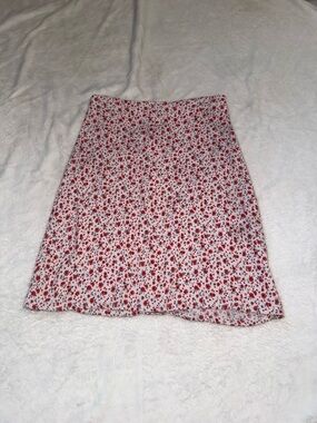 Brandy Melville John Galt Clare floral print skirt 💕